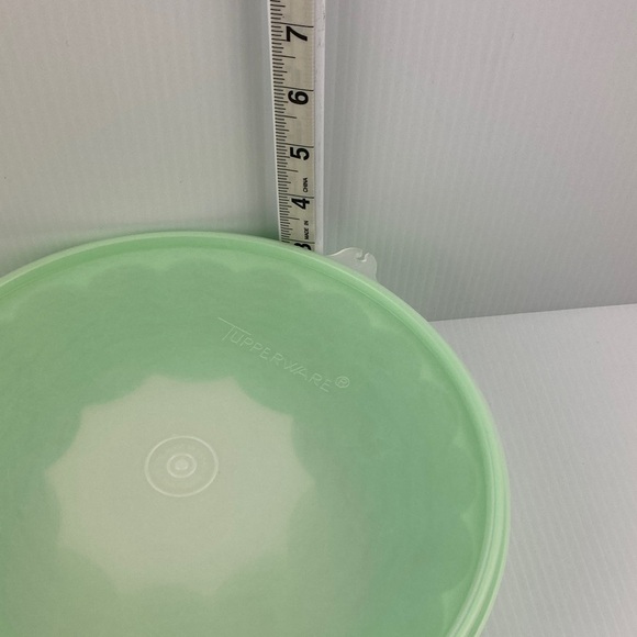 Vintage Tupperware Green Jello Mold Container - Picture 11 of 11